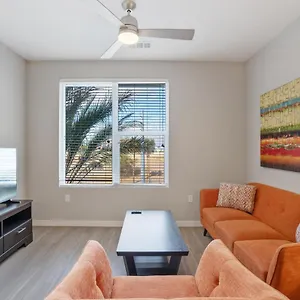  Apartment Gia Chic Modern 2 Bedroom With Swimming Pool At Encore Tessera